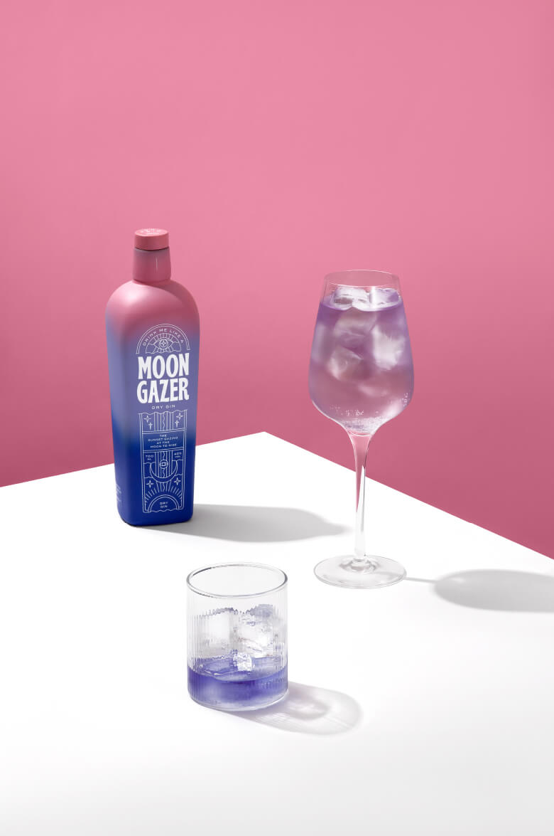 Джин Moongazer Dry Gin 0.7 л (Мунгейзер Драй Джин), купить в магазине в  Москве - цена, отзывы