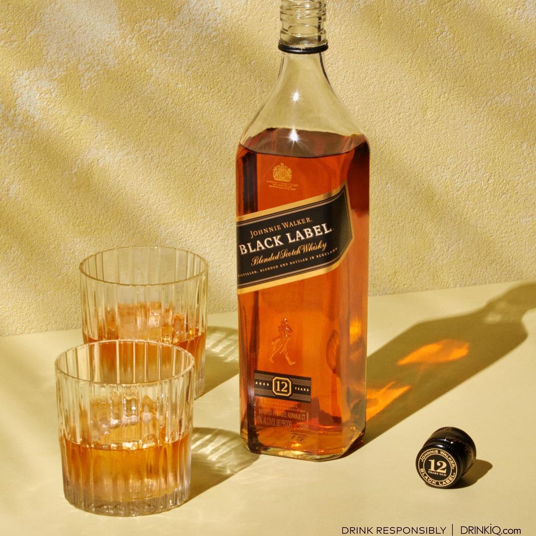 Джонни Уокер Блэк Лэйбл Блендед купажированный виски 0.7&nbsp;л