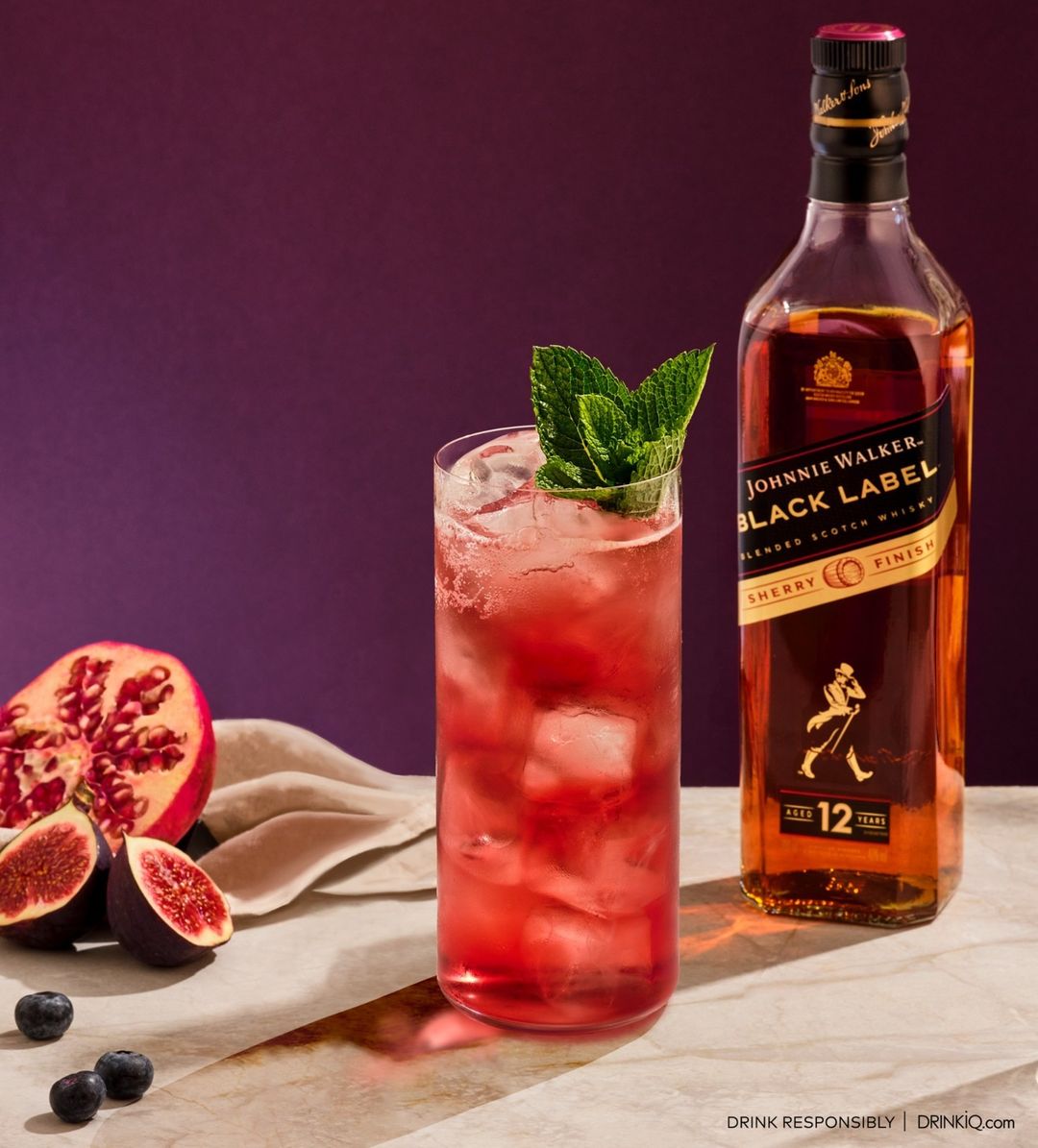 Виски Johnnie Walker Black Label Blended Scotch Whisky 0.75 л (Джонни Уокер  Блэк Лэйбл Блендед купажированный виски), купить в магазине в Москве -  цена, отзывы