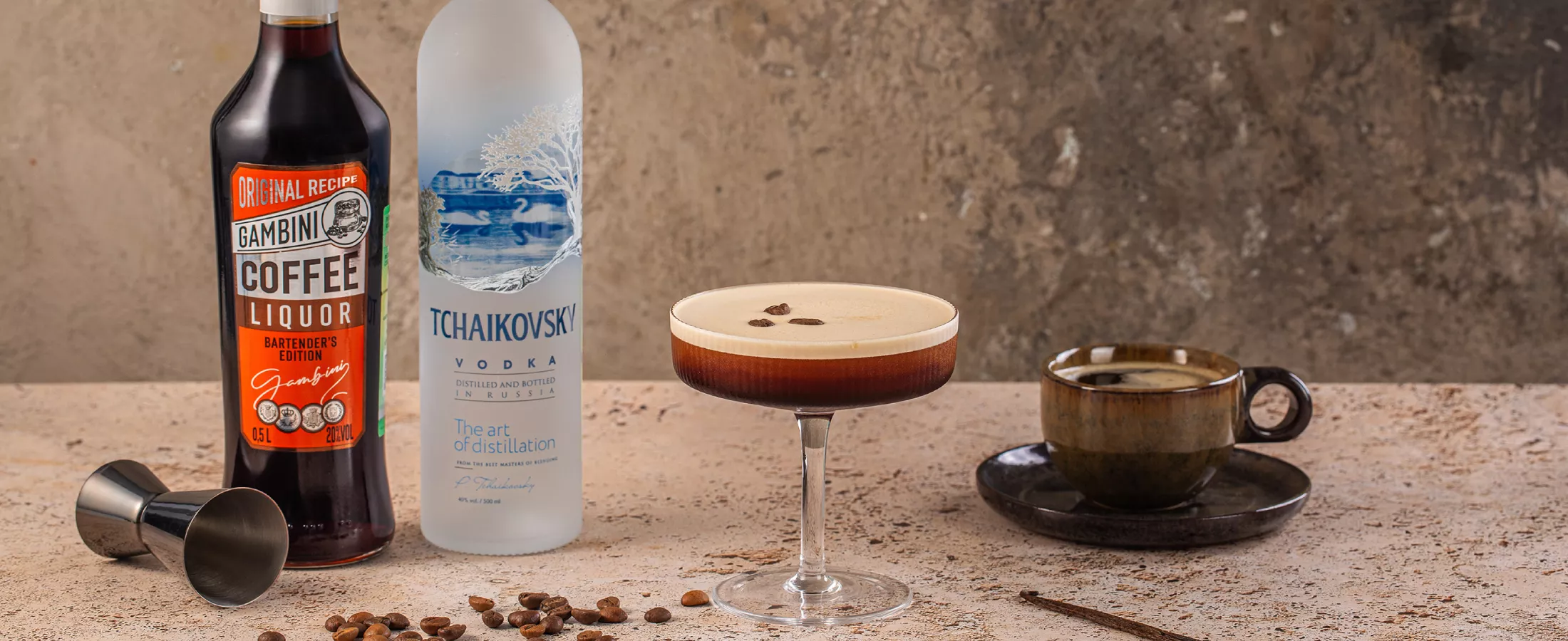 Espresso Martini: фото, состав, пошаговый рецепт приготовления алкогольного  коктейля с ванильным сиропом