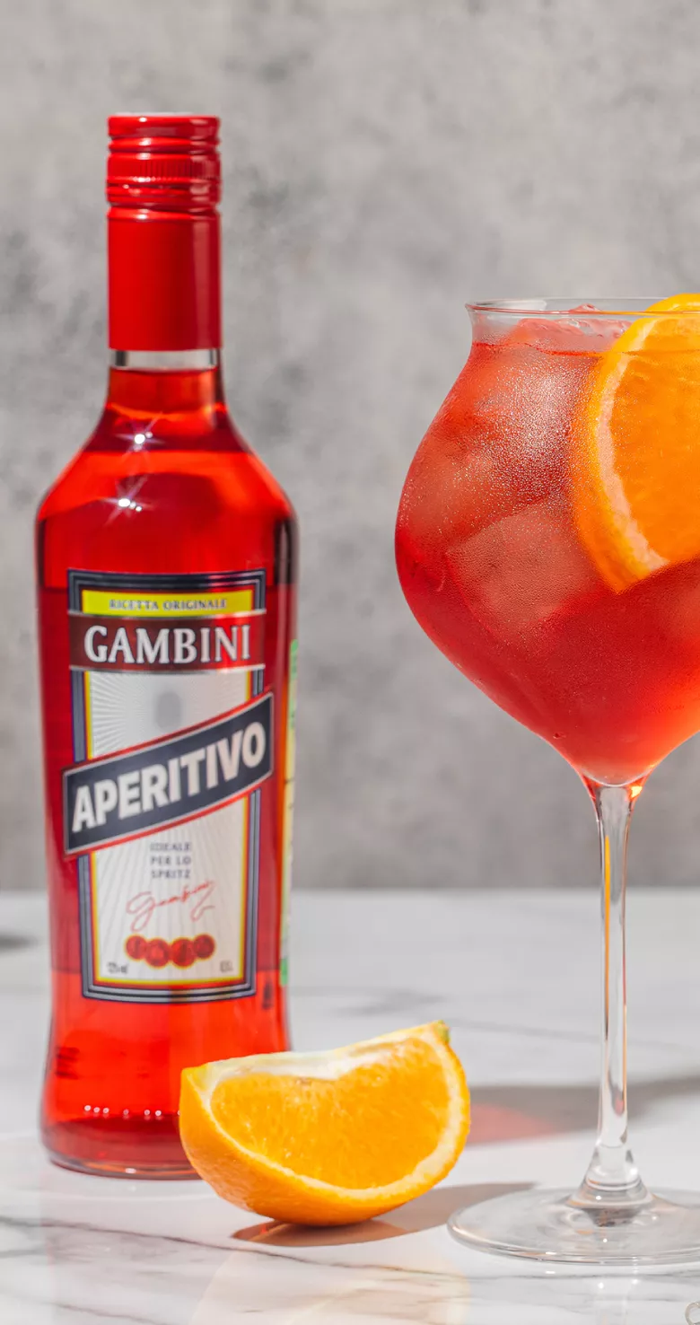 Коктейль Aperol Spritz (Апероль Шприц) с просекко в домашних условиях — как  готовить коктейль с шампанским, рецепт и состав