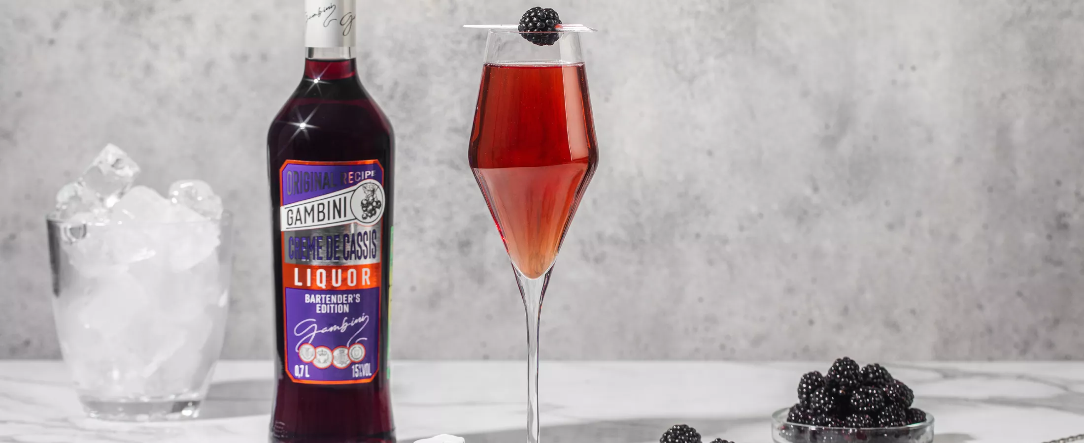 Kir Royal: фото, состав, пошаговый рецепт приготовления алкогольного  коктейля