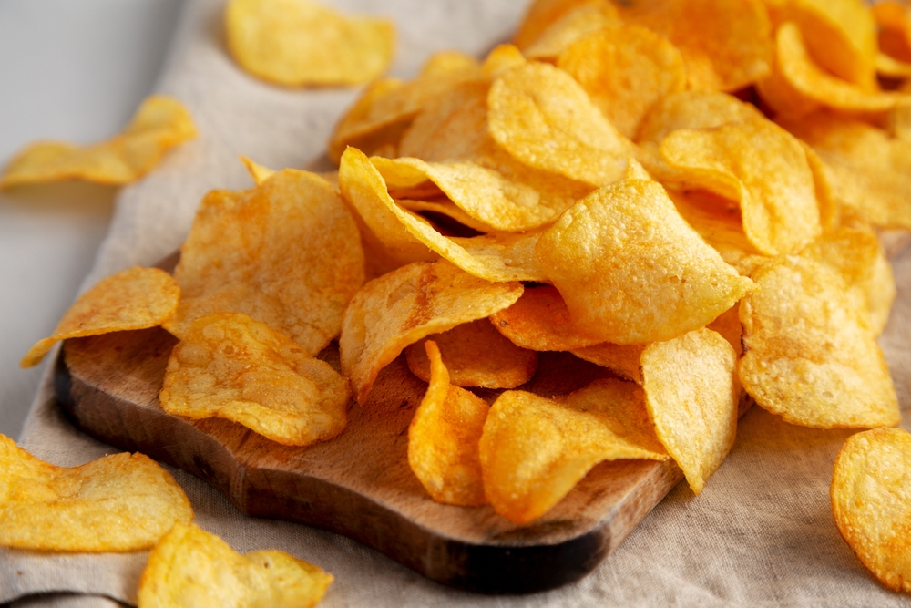 вино и чипсы