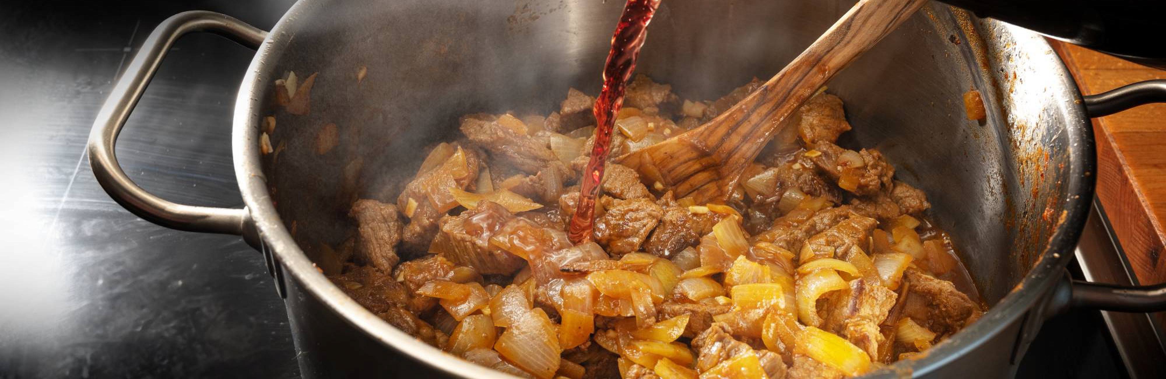 Рецепты: тушенный в вине кролик и гаме