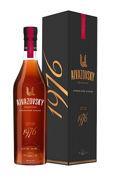 Коньяк Aivazovsky Limited Edition 1976 в подарочной упаковке, 0.7 л