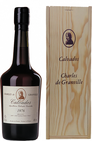 Кальвадос Charles de Granville 1976 Calvados AOC (gift box), 0.7 л