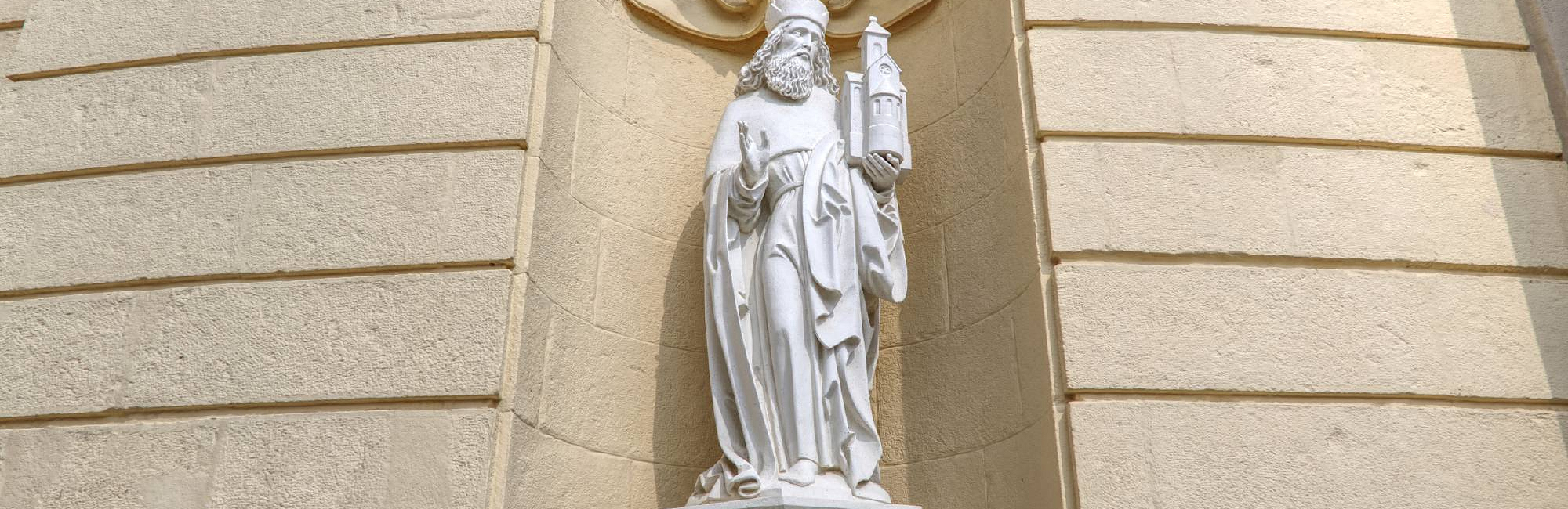 Какую роль сыграли монахи в истории виноделия?