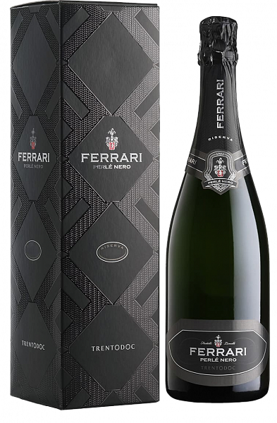 Игристое вино Ferrari Perle Nero Trento DOC (gift box), 0.75 л