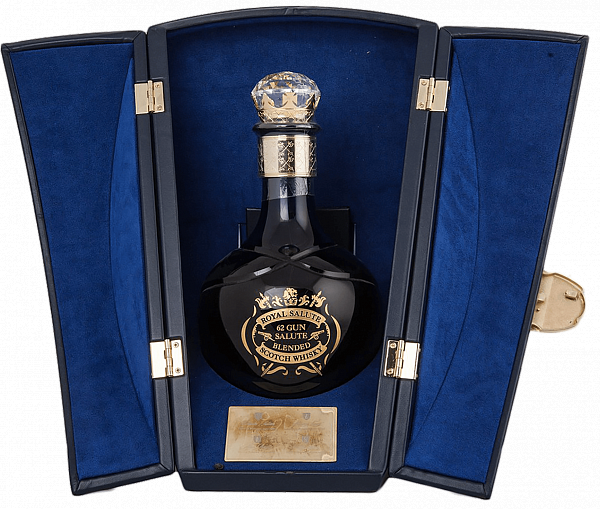 Виски Chivas Regal Royal Salute 62 Gun Salute blended scotch whisky (gift box), 1 л