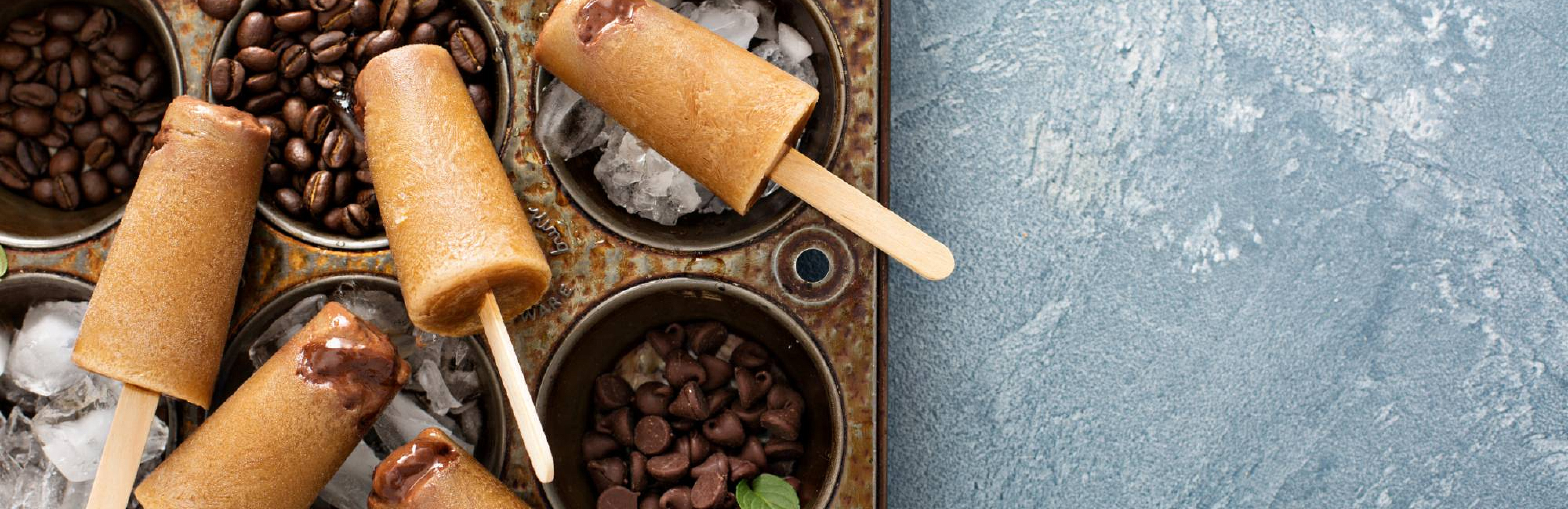 Горячо-холодно: рецепты мороженого с лимончелло, ромом и джином